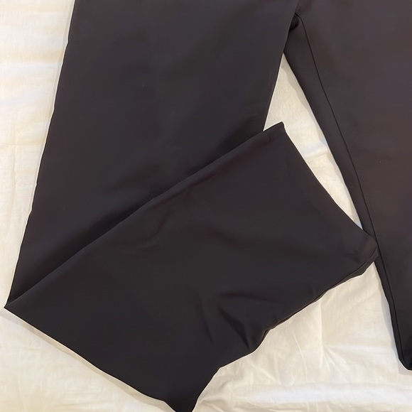 FIGS basic scrub pants - Picture 3 of 6